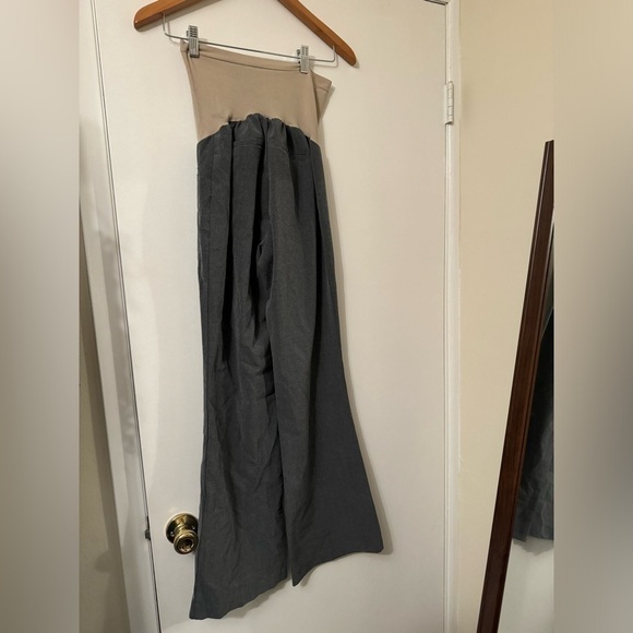 Motherhood Maternity grey flared pants size medium - Picture 7 of 8